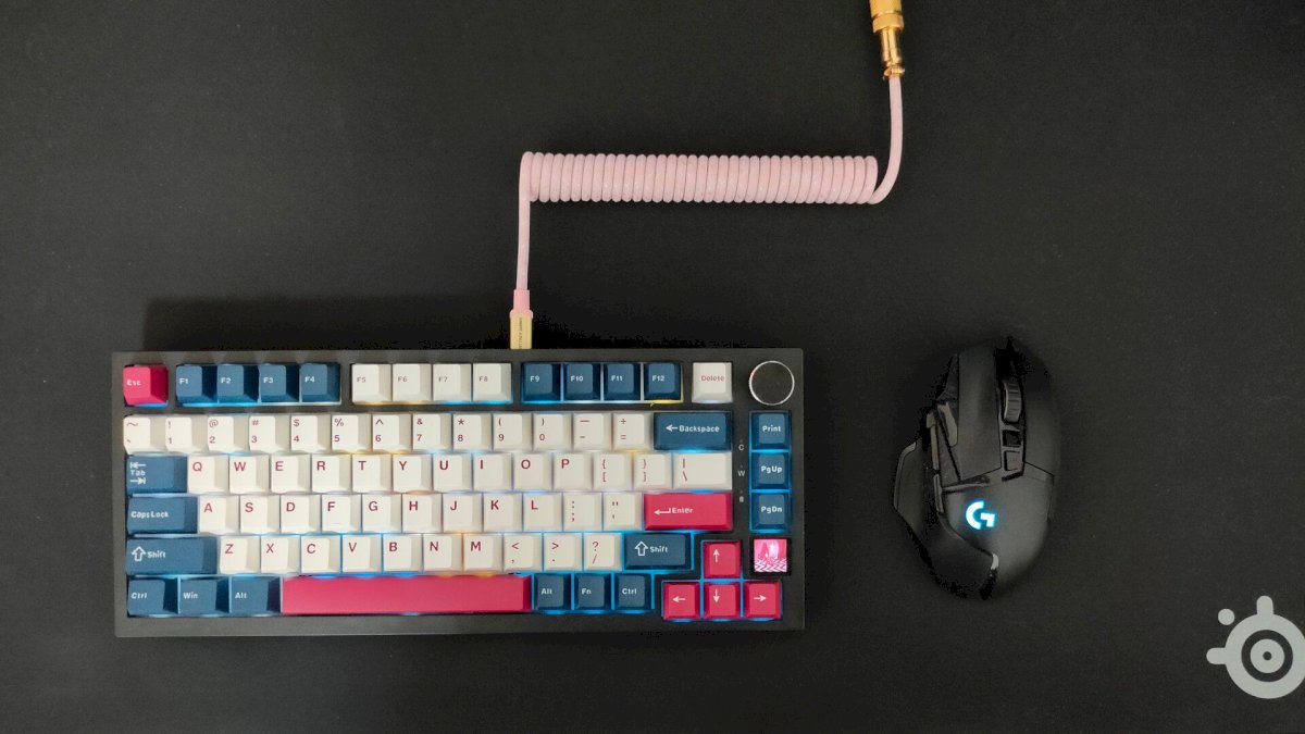 5 Reasons Why I Love Coiled Keyboard Cables - tech.operaking.in